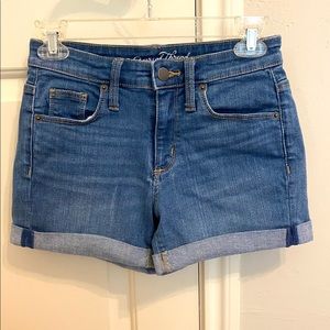 Universal Thread Light Wash Denim Shorts